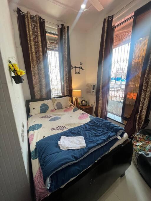 Budget Friendly 2bhk At Pali Hill Apartament Bombaj