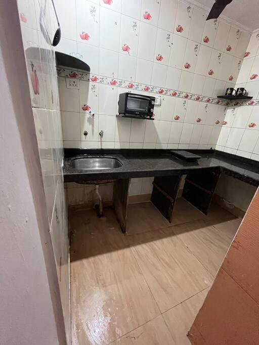 Apartament Budget Friendly 2bhk At Pali Hill *