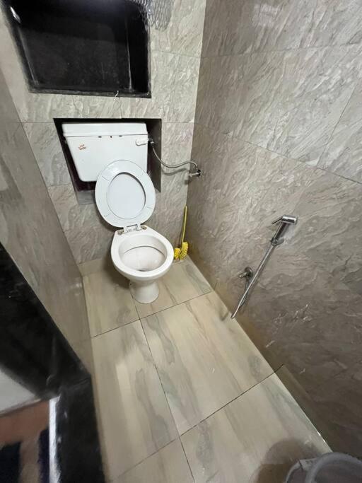 Apartament Budget Friendly 2bhk At Pali Hill Bombaj