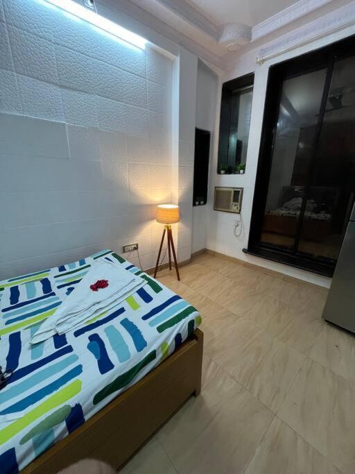 Budget Friendly 2bhk At Pali Hill Bombaj