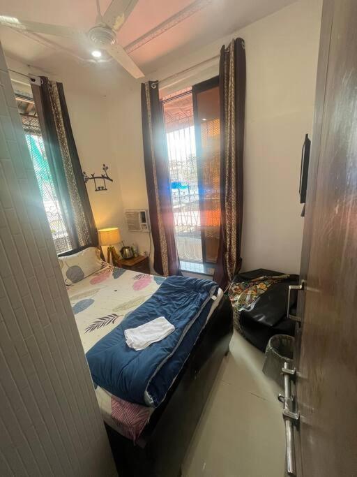Budget Friendly 2bhk At Pali Hill Apartament