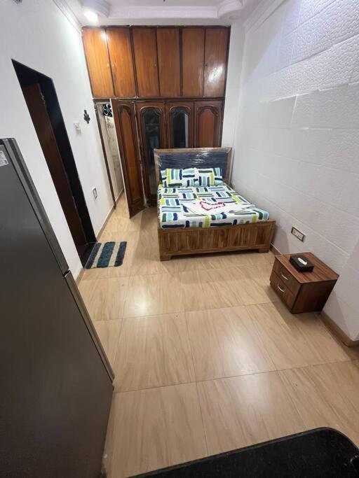 Budget Friendly 2bhk At Pali Hill Apartament *