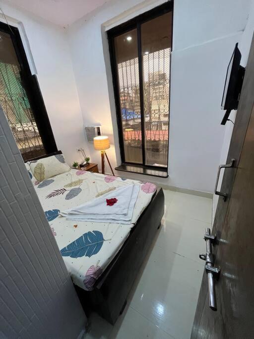 Budget Friendly 2bhk At Pali Hill Apartament