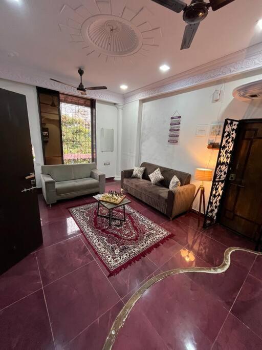 Apartament Budget Friendly 2bhk At Pali Hill