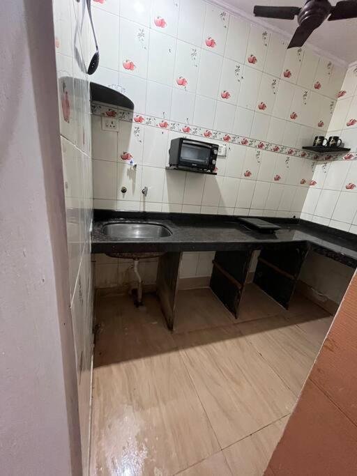 Budget Friendly 2bhk At Pali Hill Apartament *