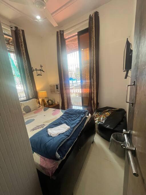 Apartament Budget Friendly 2bhk At Pali Hill Bombaj
